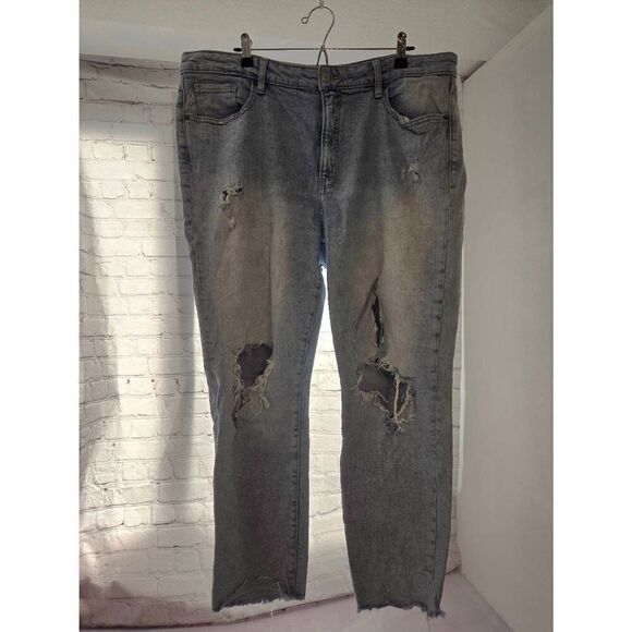 Old Navy OG Straight Women's Size 18 Light Blue Distressed Cut Off Jeans - Picture 2 of 6